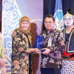 LLDIKTI VI Apresiasi Kinerja UPGRIS, Beri Empat Penghargaan